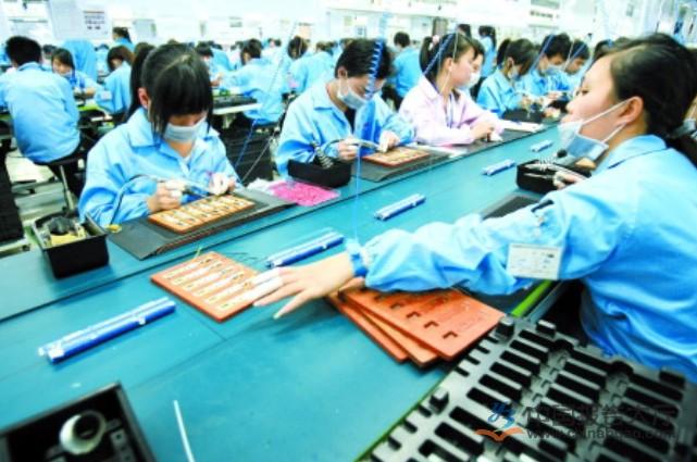 中国制造业成两会重点议题 高库存催生空调价格战