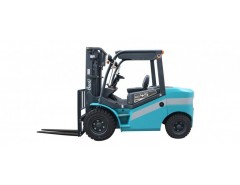 4.5吨 内燃平衡重式叉车