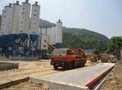中铁二十二局金温铁路二分部拌合站现场