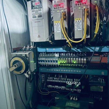 瑞远6130小数控车床一台图4